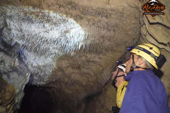 Espeleologia na gruta do Nozal