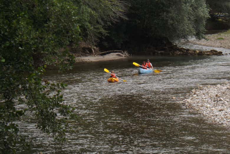 Paddle through the canyons of the north of Spain