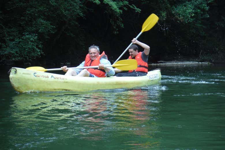 Paddling together