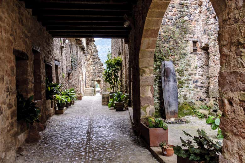 Rua de pedras de Santa Pau