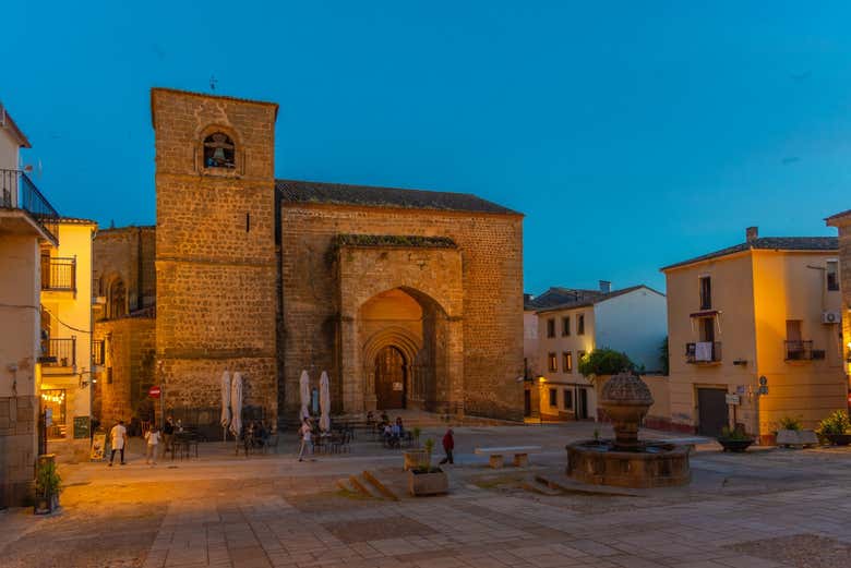 Daremos un paseo por el casco de Plasencia en busca de secretos