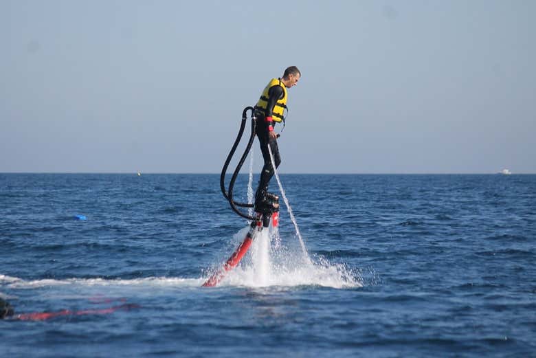 Haciendo flyboard