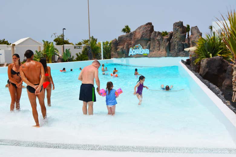 Piscina con onde artificiali di Aqualava