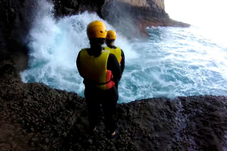 A punto de saltar al agua