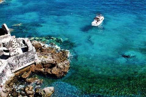 Sailing around San Juan Beach