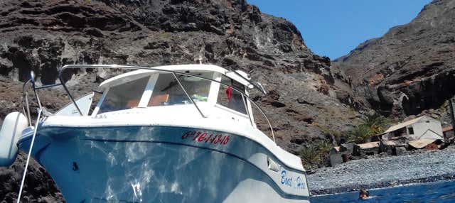 Alquiler de barco con patrón en Playa Santiago