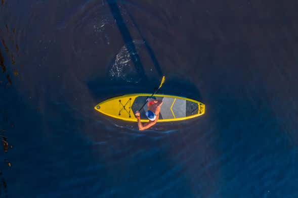 Alquiler de equipo de paddle surf en Playa Santiago