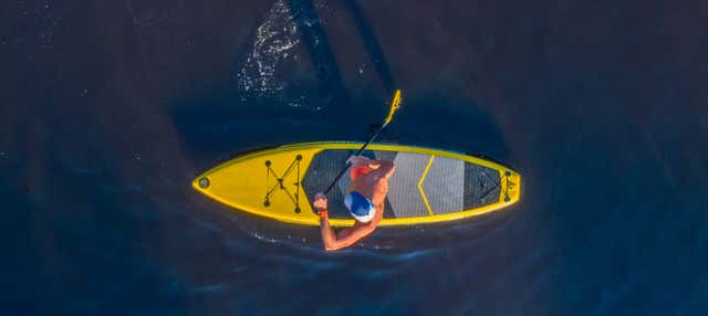 Alquiler de equipo de paddle surf en Playa Santiago