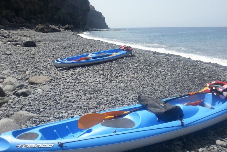 Kayaks en Playa Santiago
