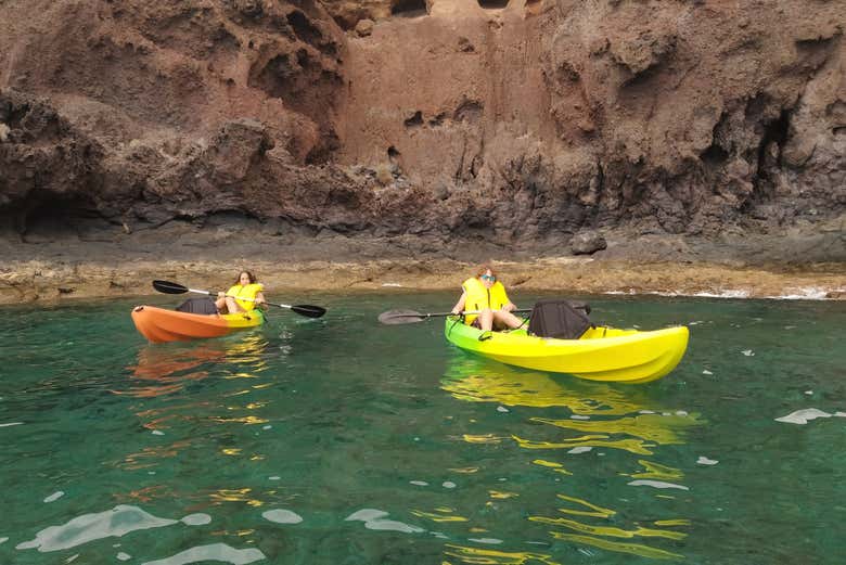 Remando por la costa de La Gomera