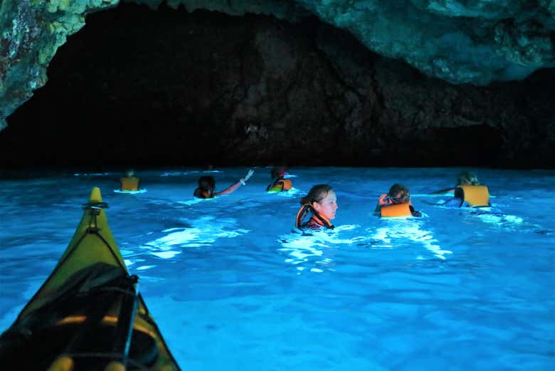 Interior de la Cueva Azul