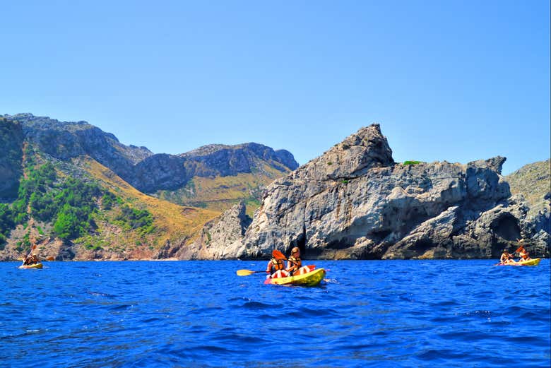 Disfrutando de un tour en kayak de lo más especial