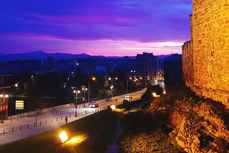 Ponferrada al caer la noche