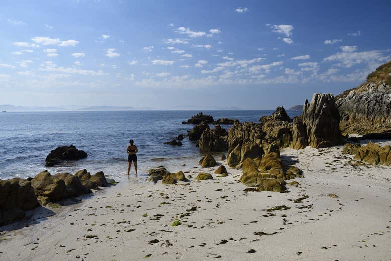 Baignez-vous au large de la côte d'Ons