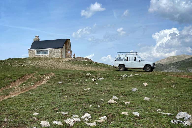 Atravesando en 4x4 los campos de Hernán Pelea