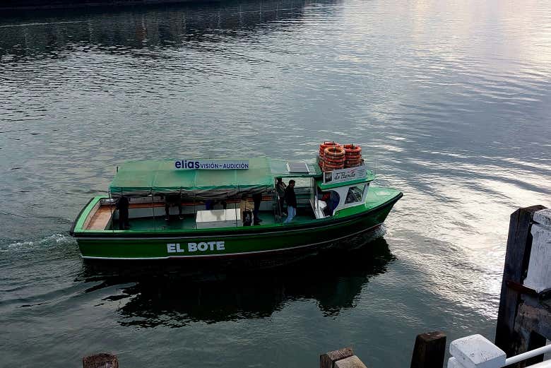 Barca en la que navegaremos por la ría