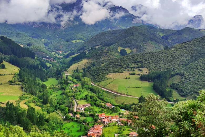 Admire the view of Liébana