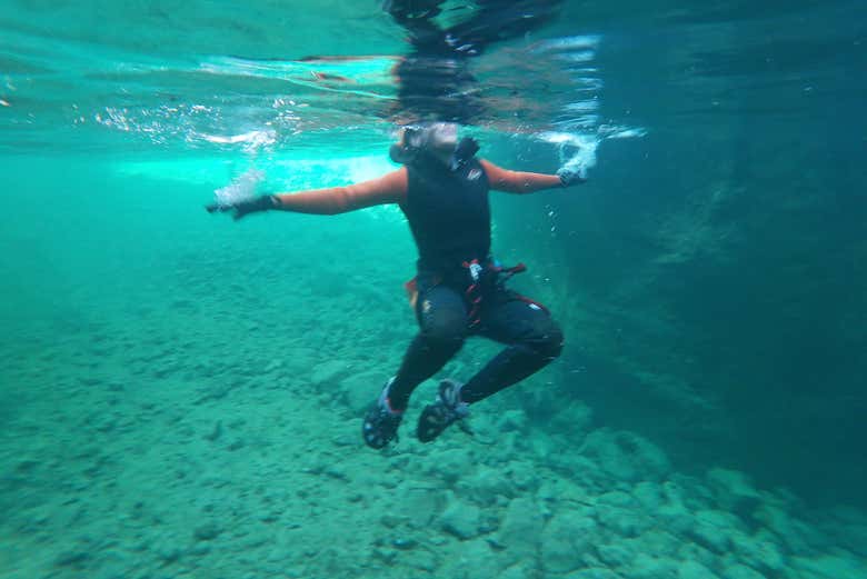 Nadando en las aguas del barranco La Bolera