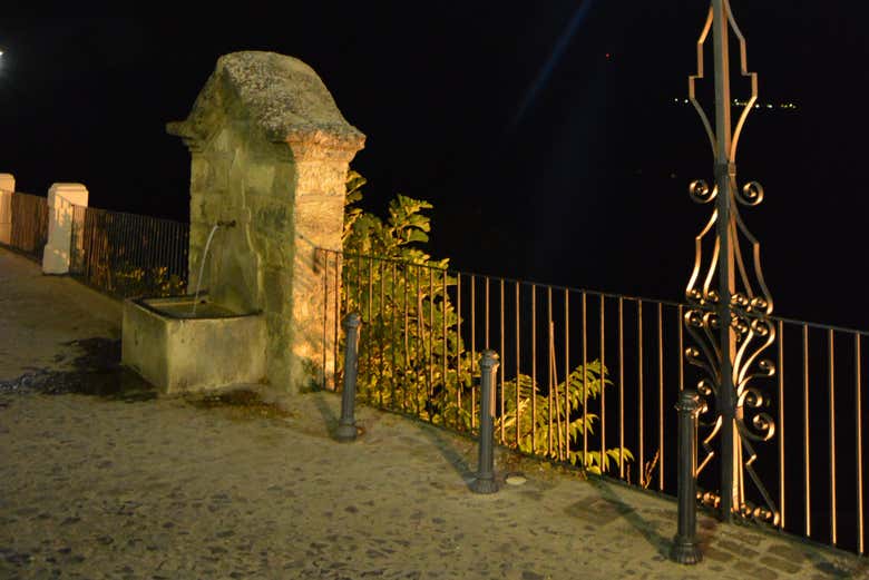 Paseando por Priego de Córdoba al caer la noche