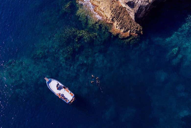Vue aérienne sur la bateau