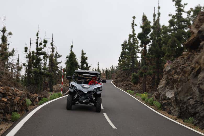 Conduciendo por las increíbles carreteras que van al Teide