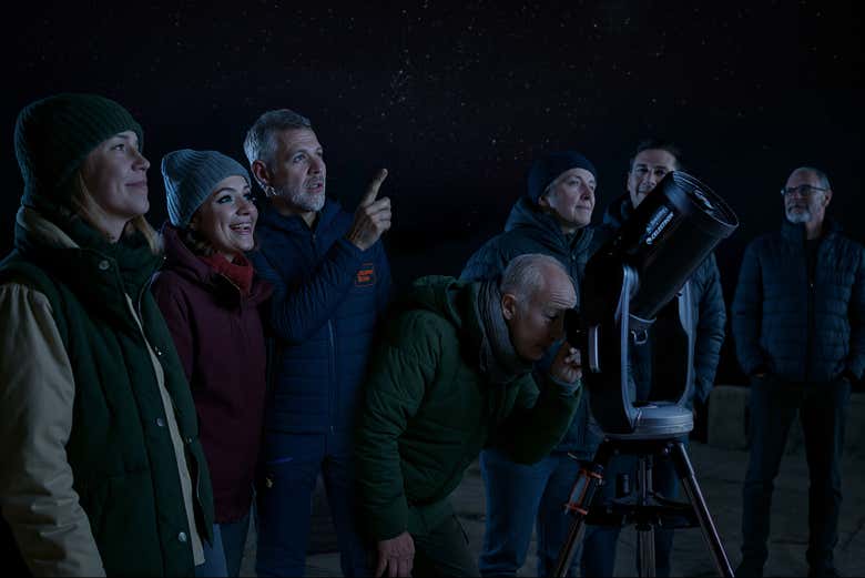 Observação de estrelas na base do teleférico