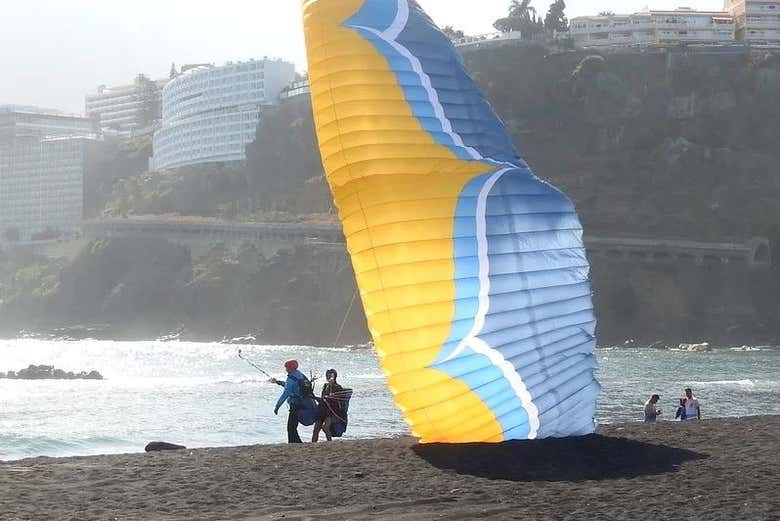 Aterrizaje en la playa Martiánez 