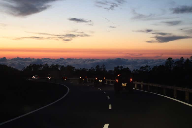 Guidando i buggy al tramonto