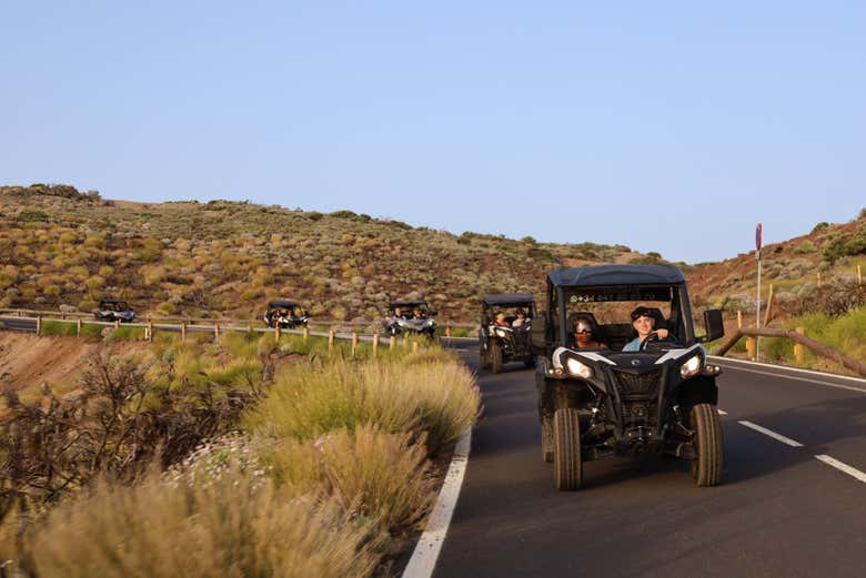 Recorriendo carreteras en buggy