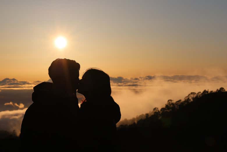 Um pôr do sol diferente e romântico