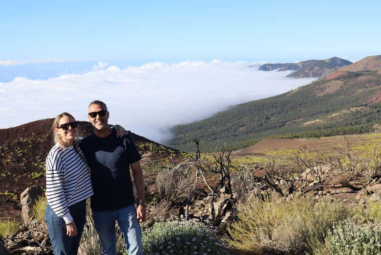 Posando com esta bela paisagem ao fundo