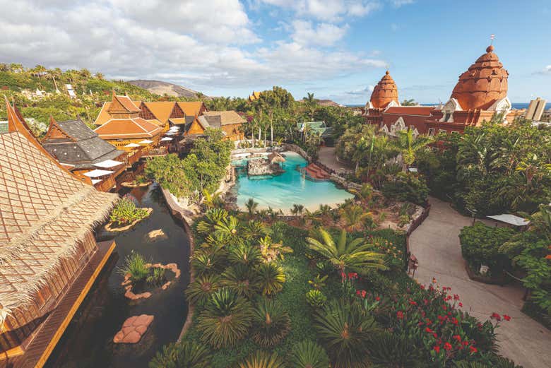 Siam Park está ambientado con un exótico estilo tailandés
