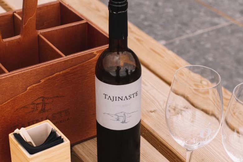 Un vino rosso della cantina Tajinaste