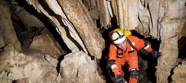 Espeleología en la Cueva de la Plata
