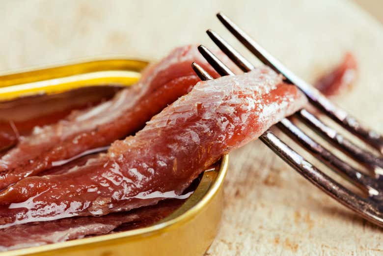 Dégustation d'anchois de Puerto de Mazarrón