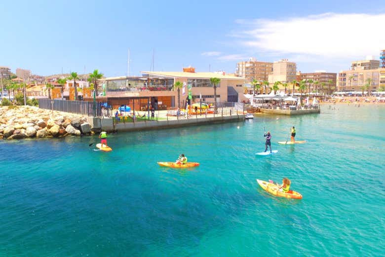 Kayaks en el muelle
