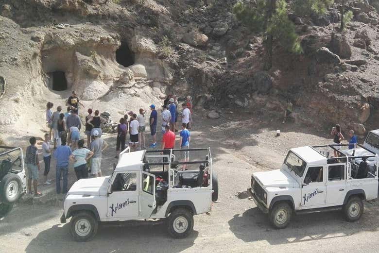 En las cuevas de la isla