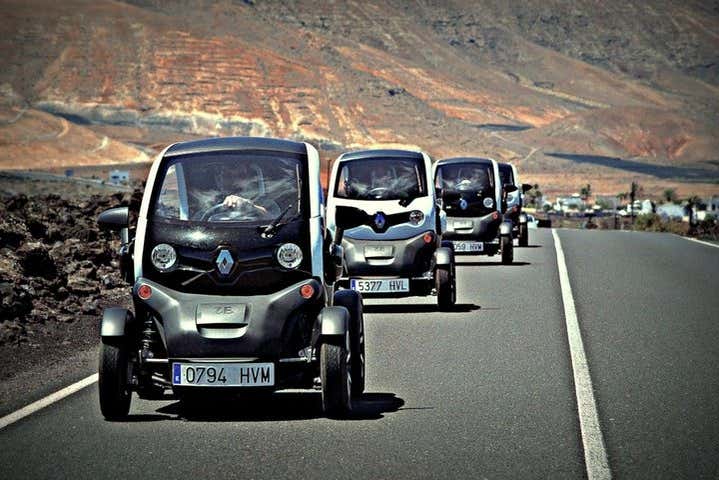 Auto elettriche sulla strada per Timanfaya