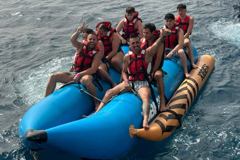 Montez sur un bateau banane !