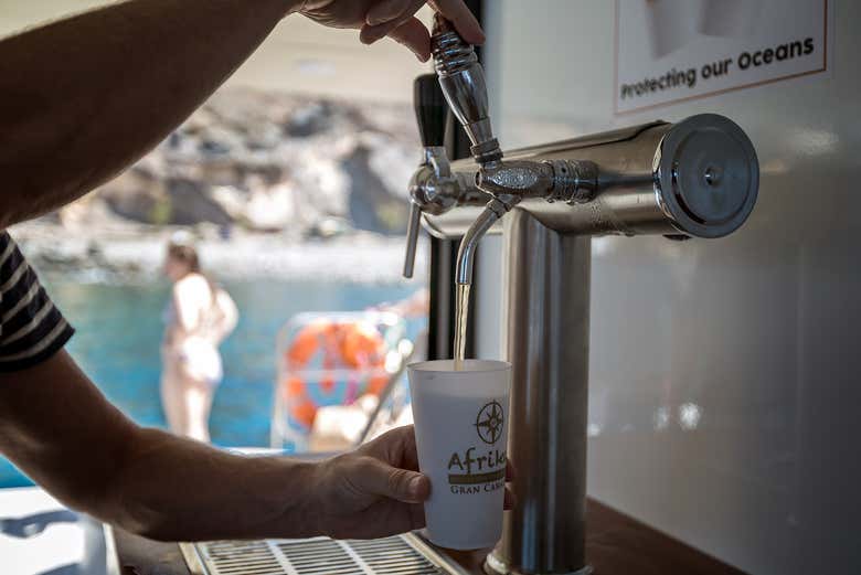 Une bière servie bien fraîche à bord