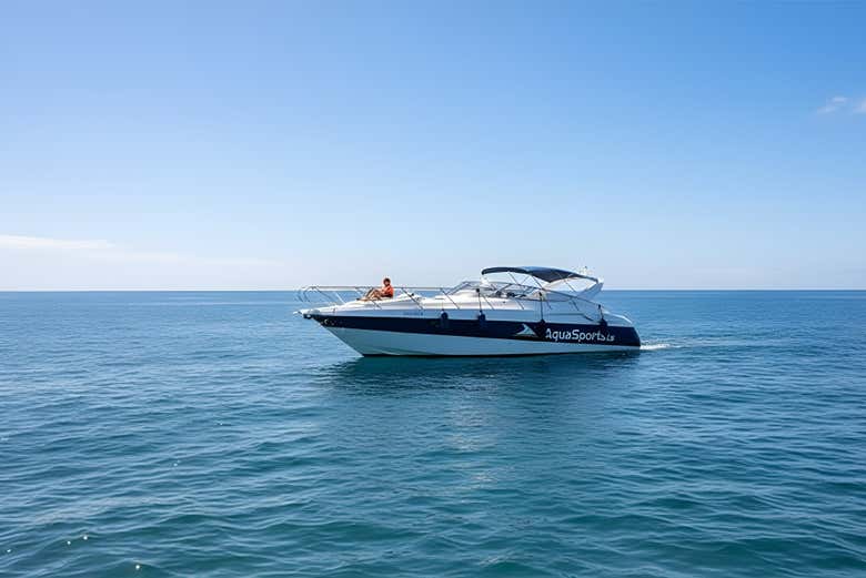 Surcando en yate la costa sur de Gran Canaria