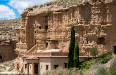 Visita guiada por las cuevas de Almagruz