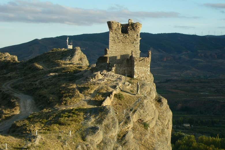Panorámica del castillo de Quel