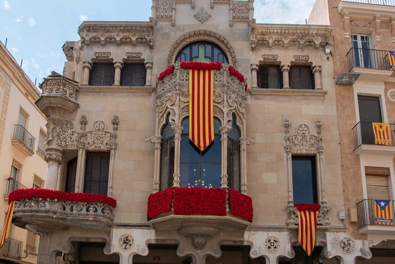 Nos fijaremos en los detalles de los edificios monumentales