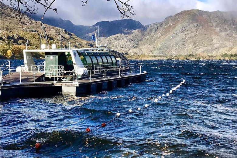 Navegando por el lago glaciar de Sanabria