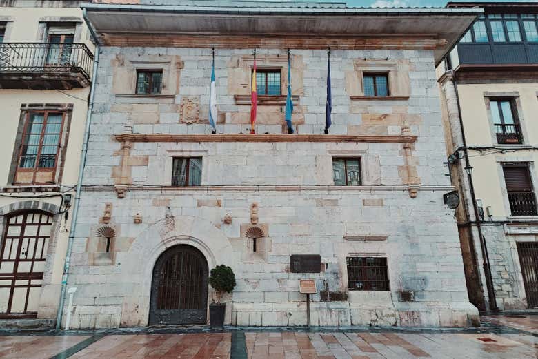 Fachada del Ayuntamiento de Ribadesella