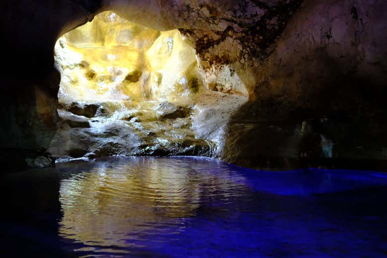 Manantial en la Cueva del Tesoro