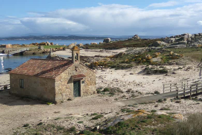 En la ermita de la isla
