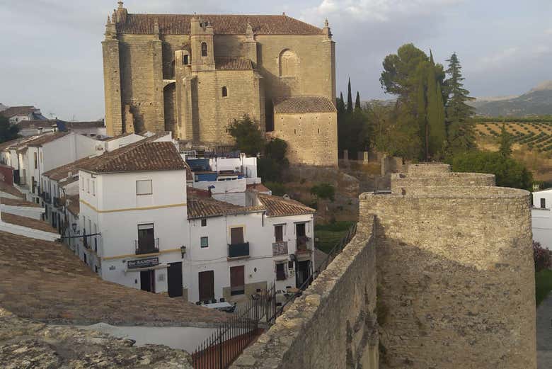 Vistas de la iglesia del Espíritu Santo