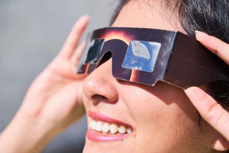 Os proporcionaremos las gafas homologadas para ver el eclipse